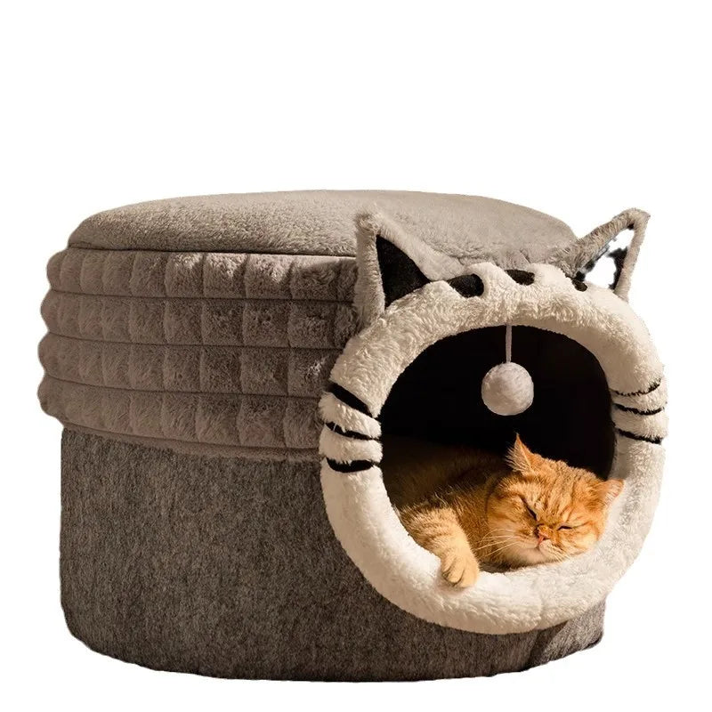 Cat house warm in winter